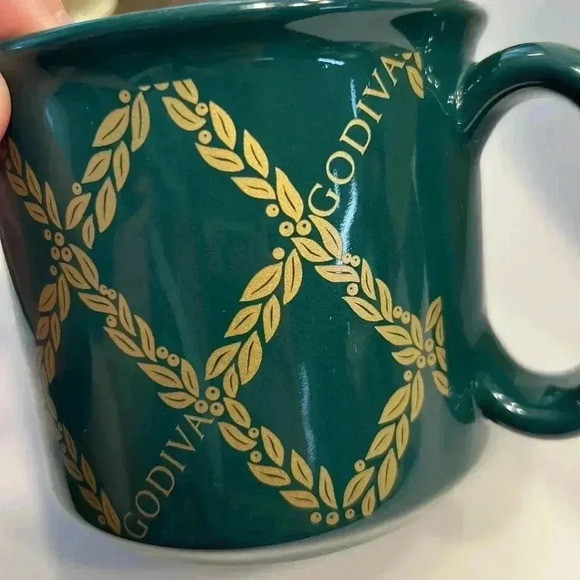 Dark Green and Gold Godiva mug 3.5“ tall12 fl oz - Picture 3 of 6